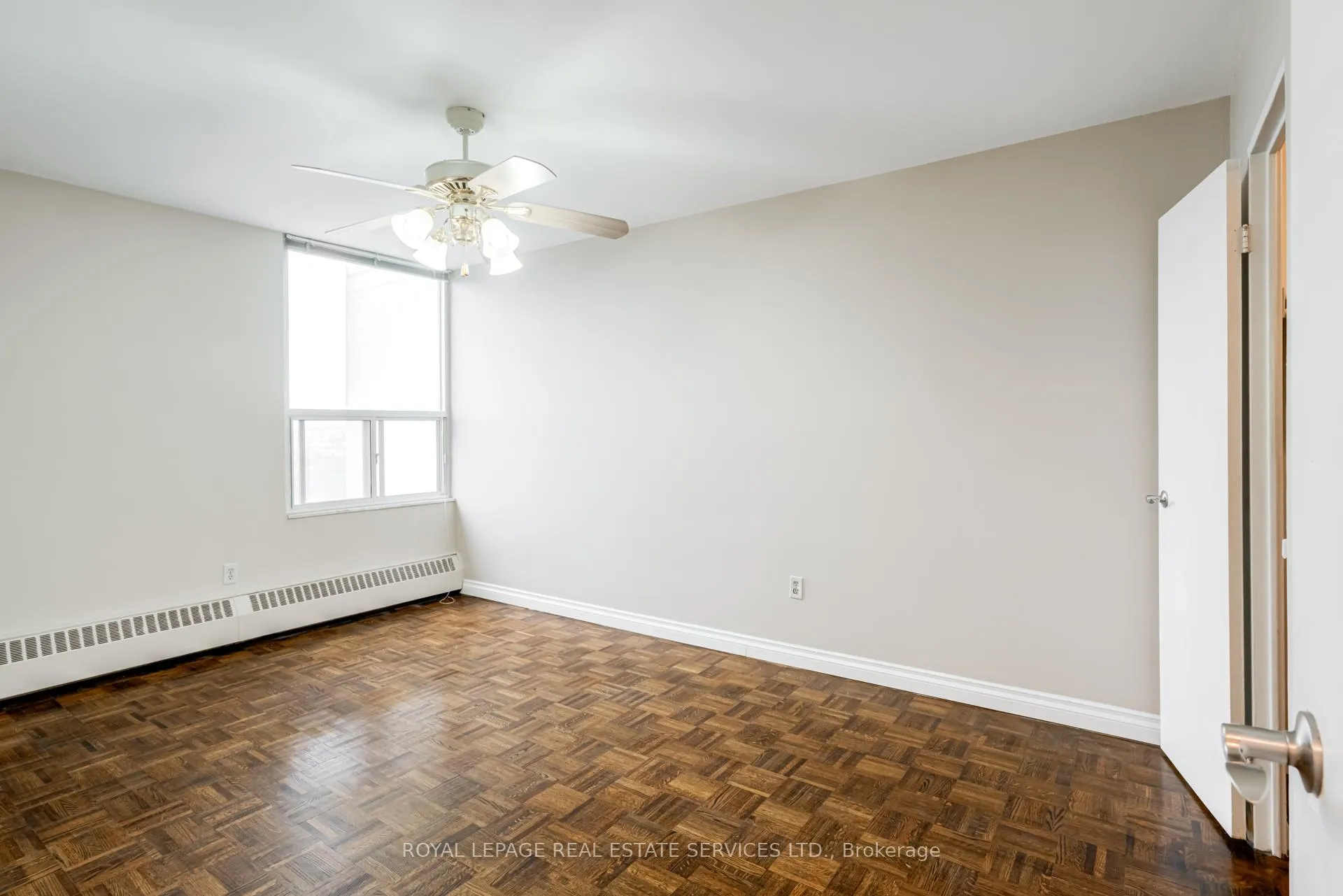 Photo 17 of Unit 1602, 5 Vicora Linkway, Toronto, Flemingdon Park — HOMEH