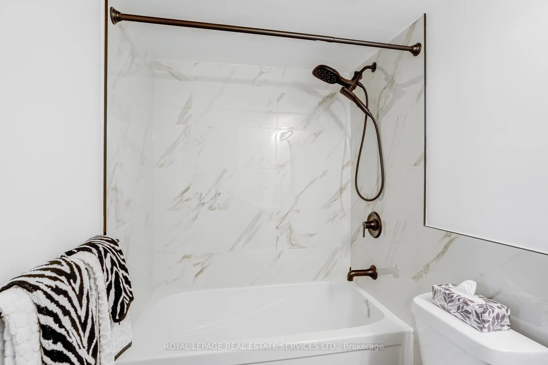 Photo 25 of Unit 1602, 5 Vicora Linkway, Toronto, Flemingdon Park — HOMEH