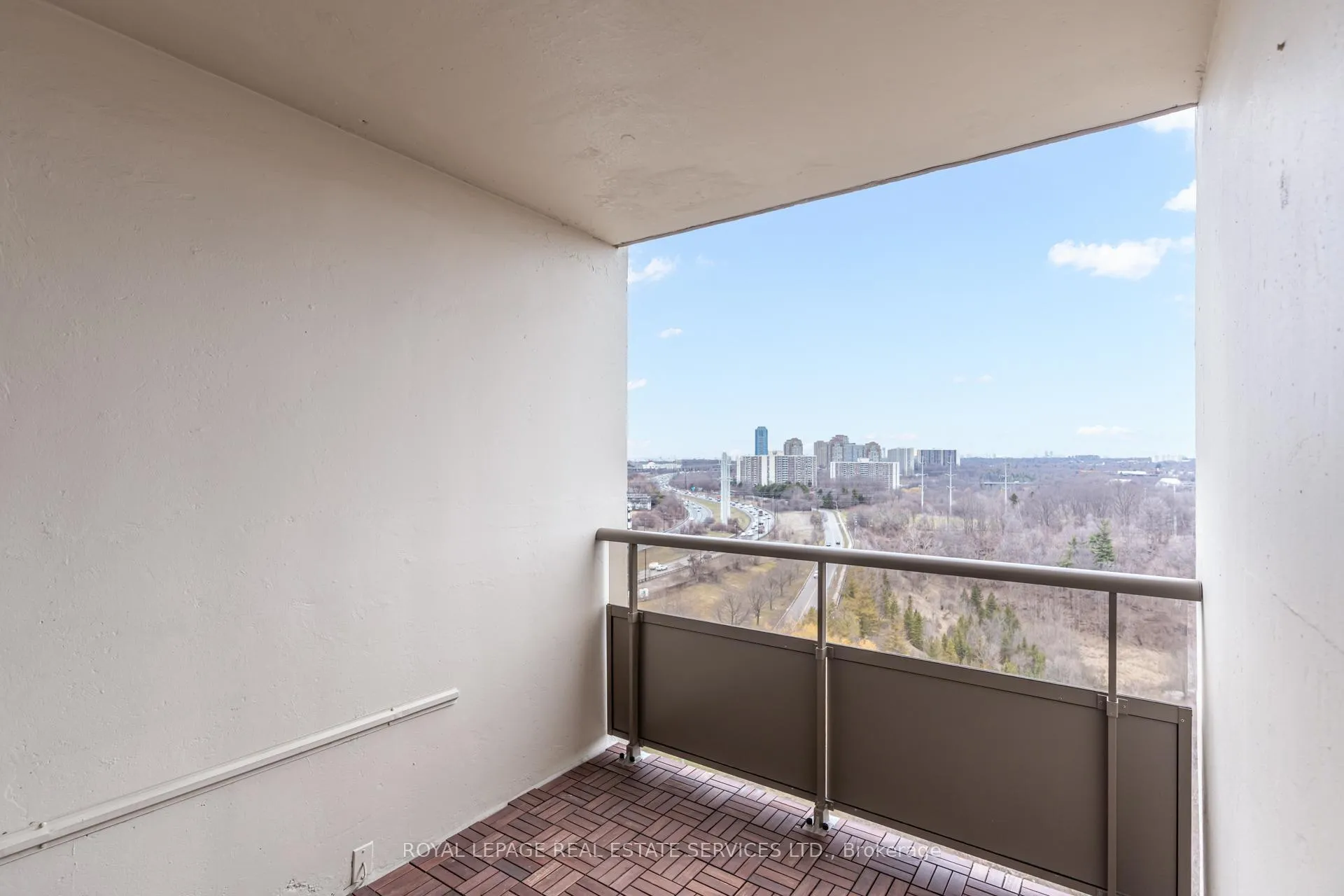 Photo 26 of Unit 1602, 5 Vicora Linkway, Toronto, Flemingdon Park — HOMEH