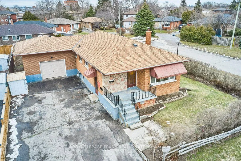 Photo 1 of 117 Waverly Street S, Oshawa, Vanier — HOMEH