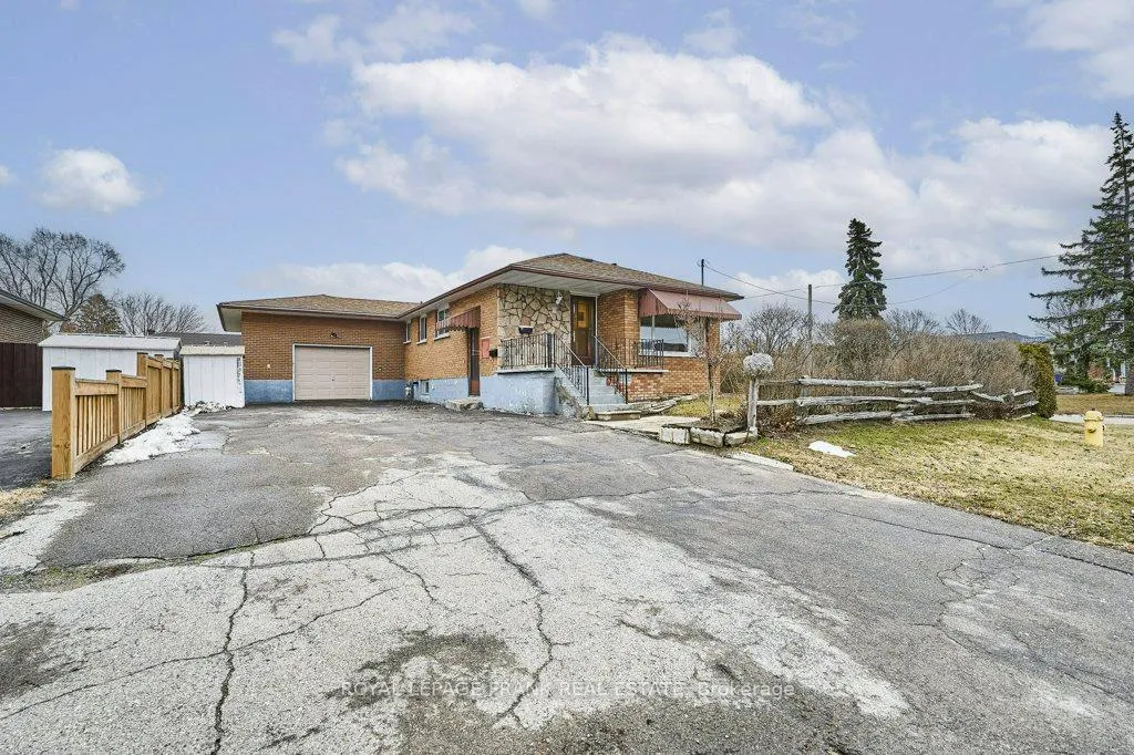 Photo 4 of 117 Waverly Street S, Oshawa, Vanier — HOMEH