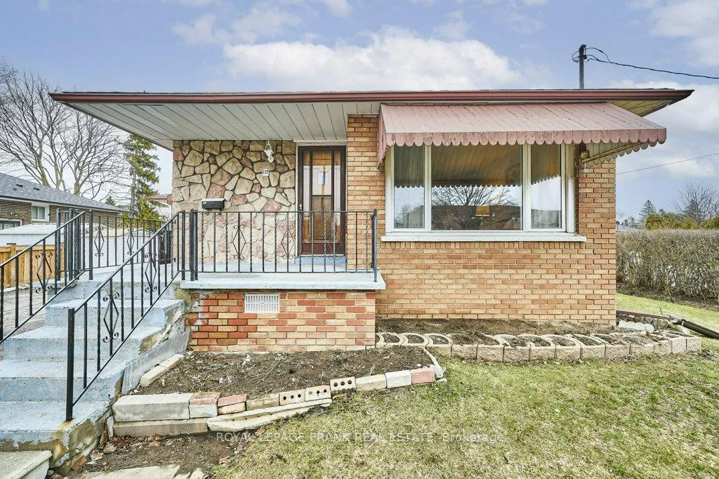 Photo 6 of 117 Waverly Street S, Oshawa, Vanier — HOMEH