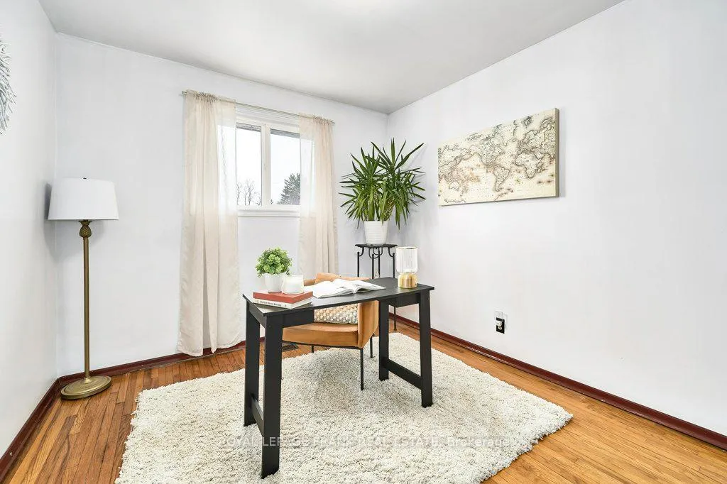 Photo 21 of 117 Waverly Street S, Oshawa, Vanier — HOMEH