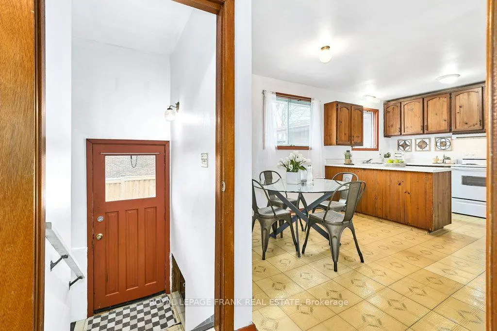 Photo 22 of 117 Waverly Street S, Oshawa, Vanier — HOMEH