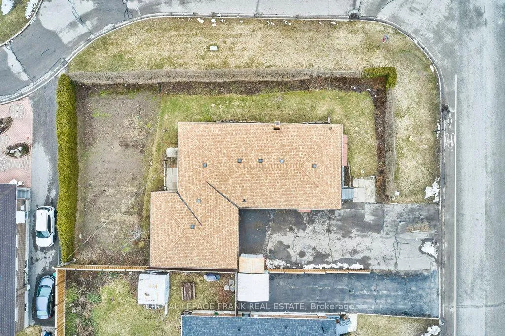 Photo 41 of 117 Waverly Street S, Oshawa, Vanier — HOMEH