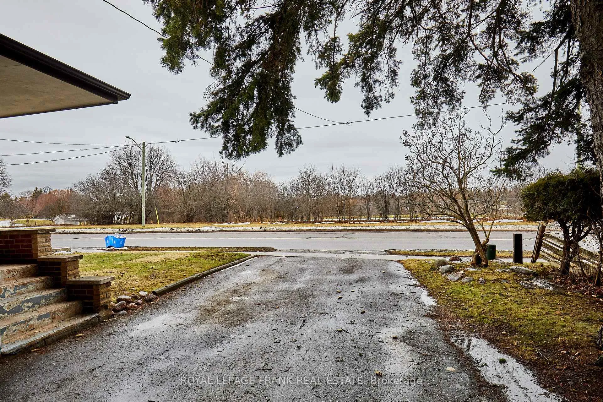 Photo 3 of 514 Park Road N, Oshawa, McLaughlin — HOMEH