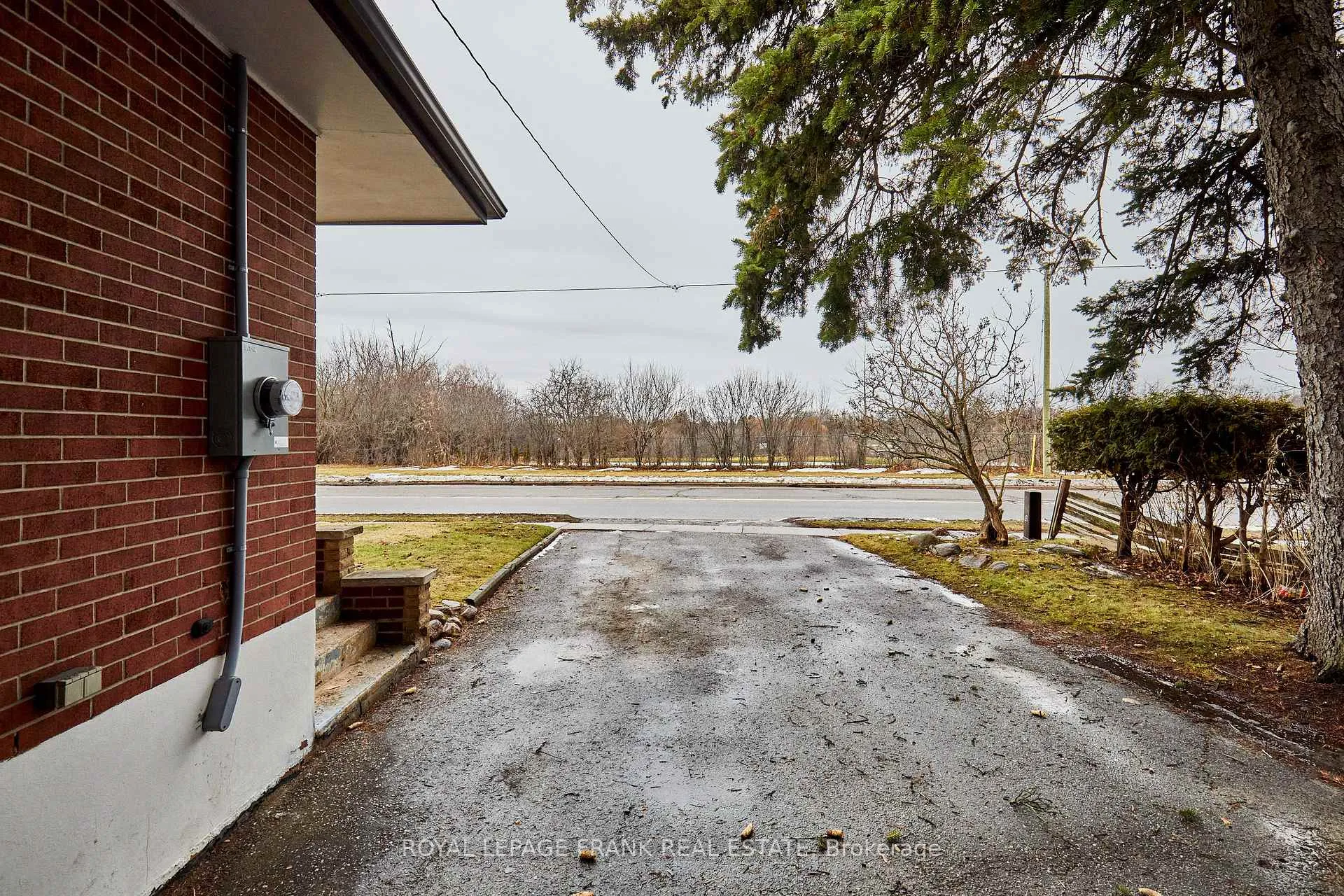 Photo 4 of 514 Park Road N, Oshawa, McLaughlin — HOMEH