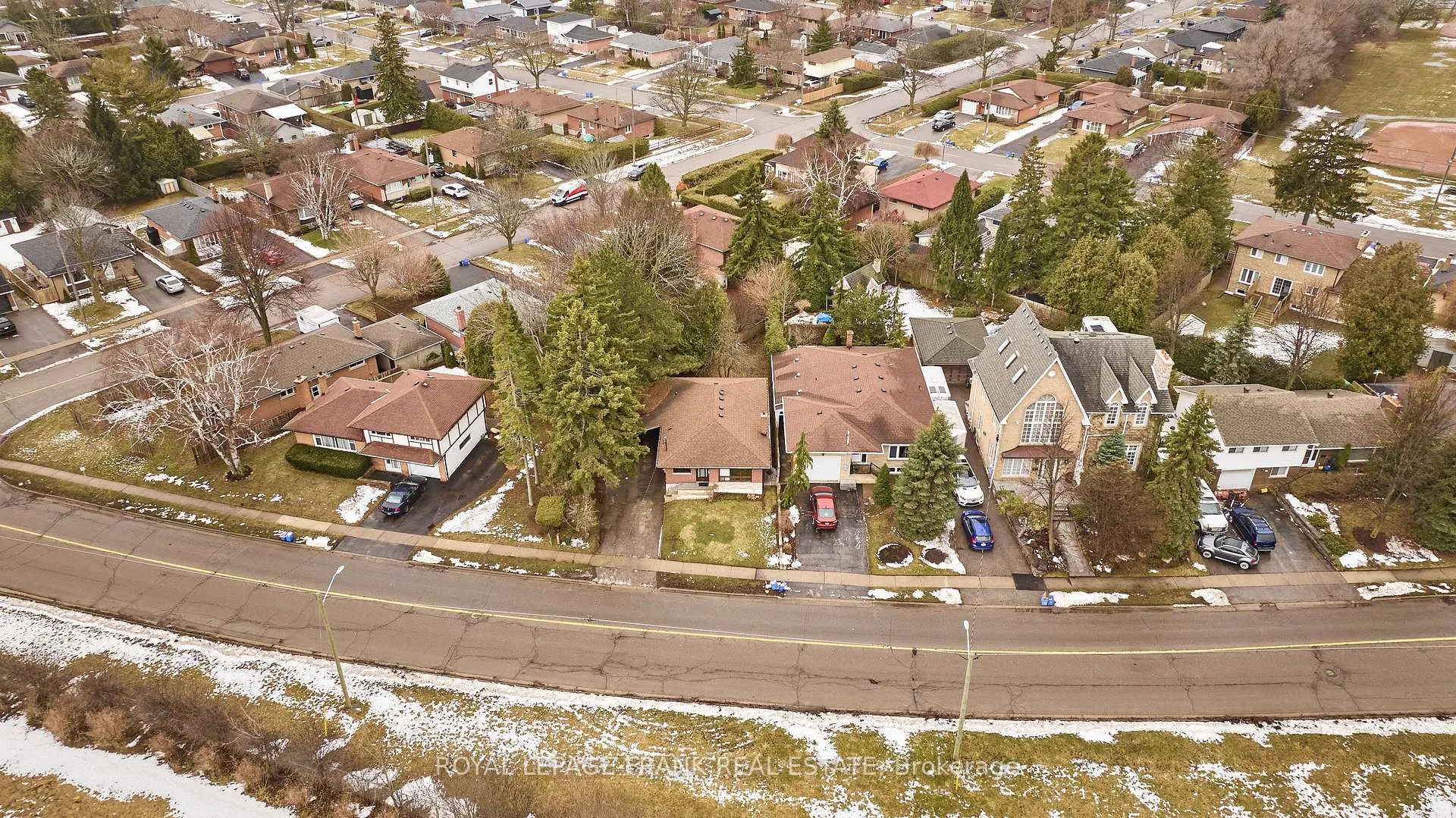 Photo 5 of 514 Park Road N, Oshawa, McLaughlin — HOMEH