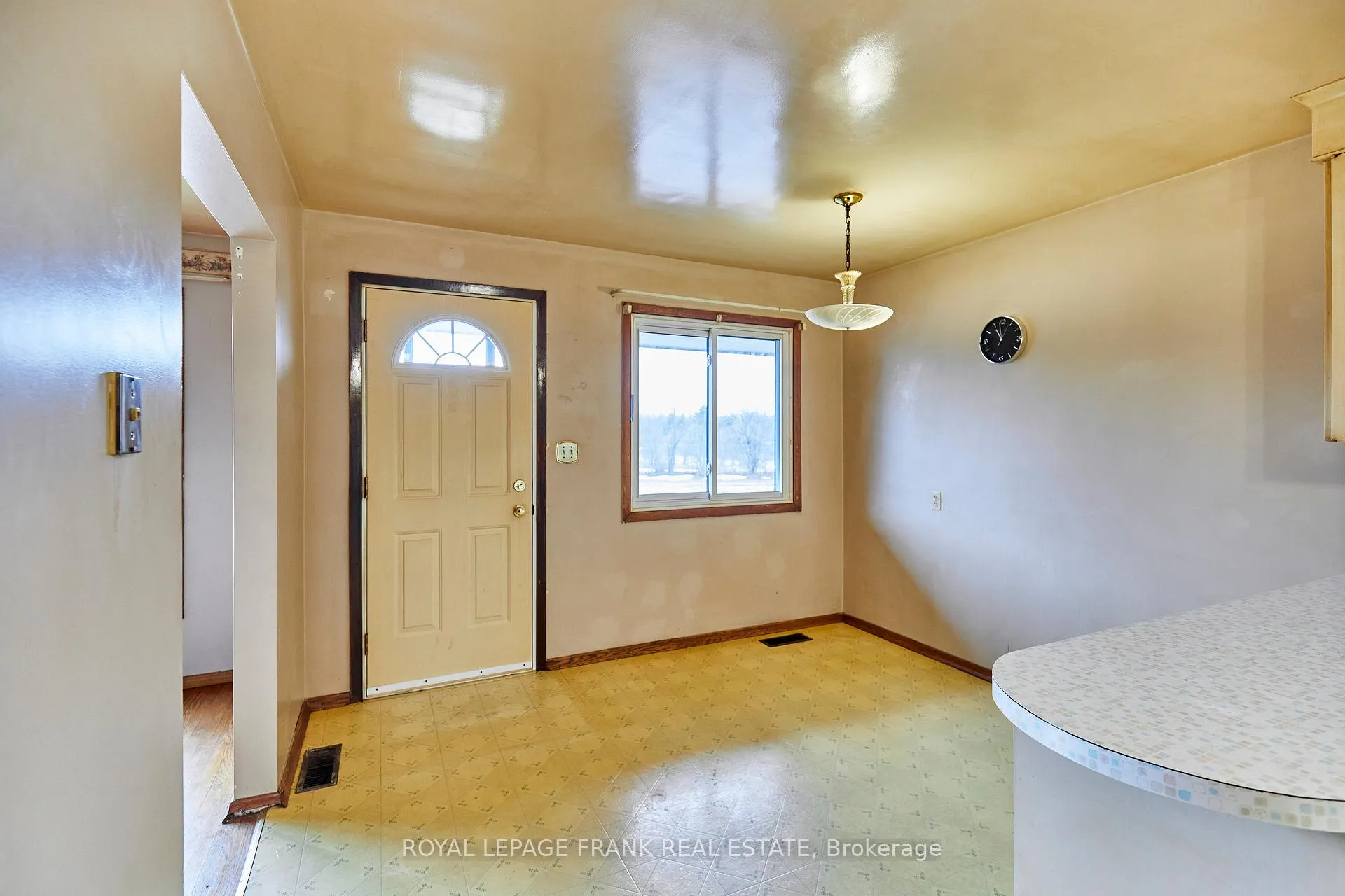 Photo 10 of 514 Park Road N, Oshawa, McLaughlin — HOMEH