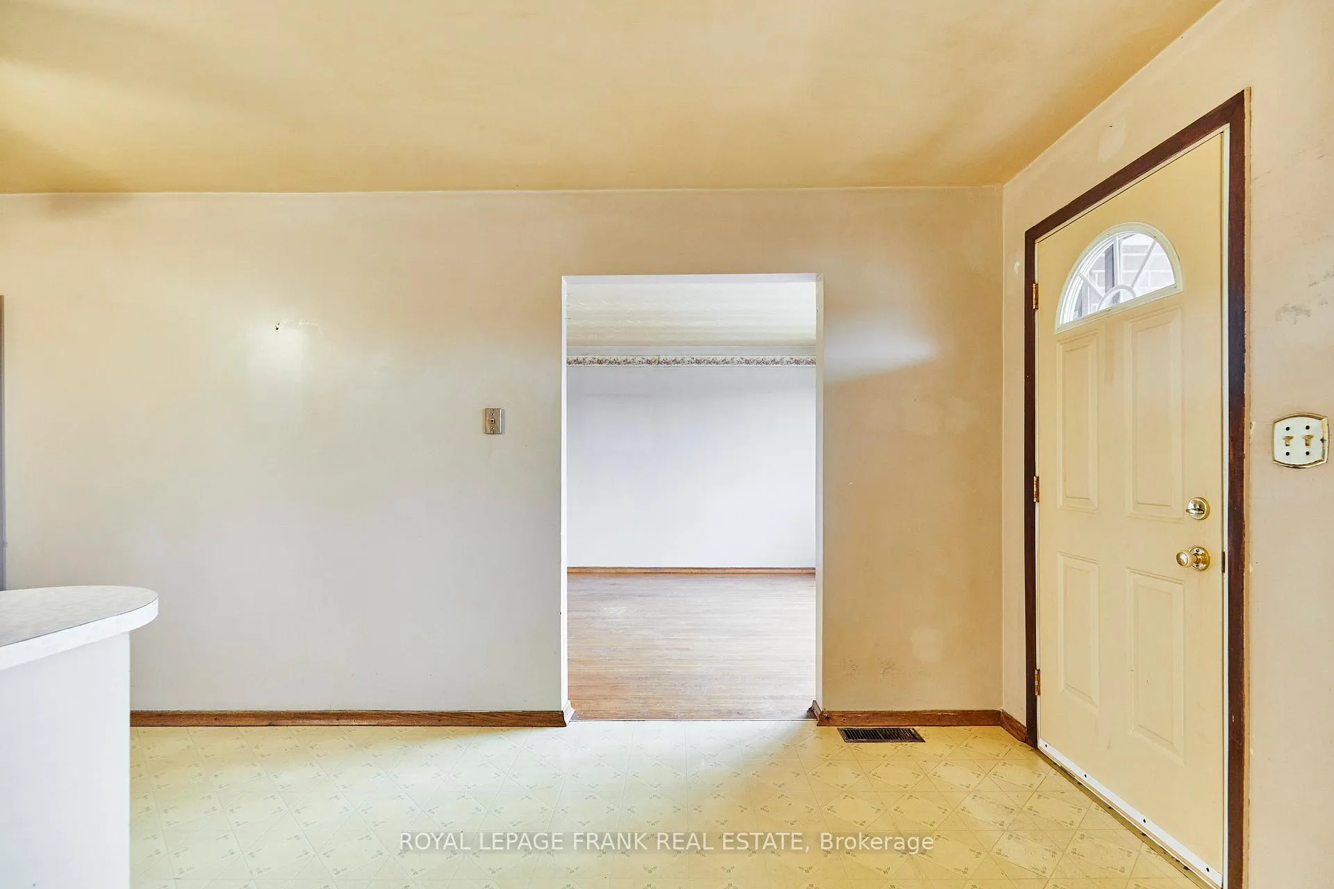 Photo 14 of 514 Park Road N, Oshawa, McLaughlin — HOMEH