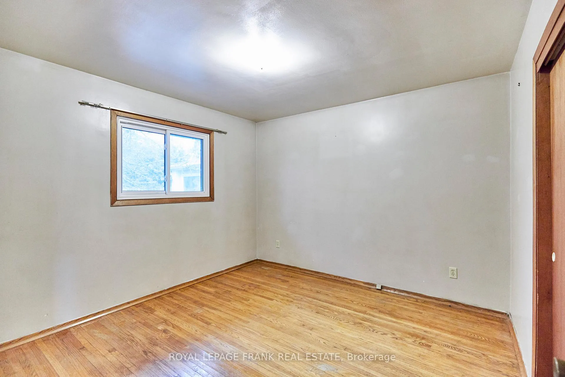 Photo 17 of 514 Park Road N, Oshawa, McLaughlin — HOMEH
