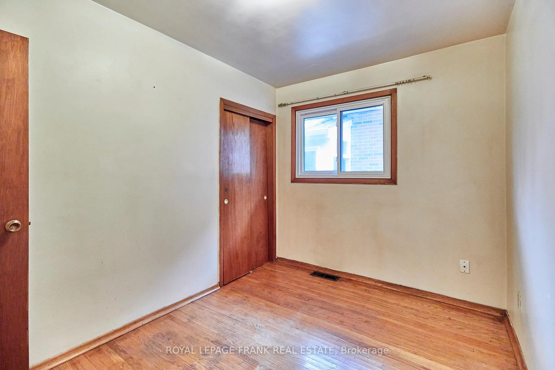 Photo 20 of 514 Park Road N, Oshawa, McLaughlin — HOMEH