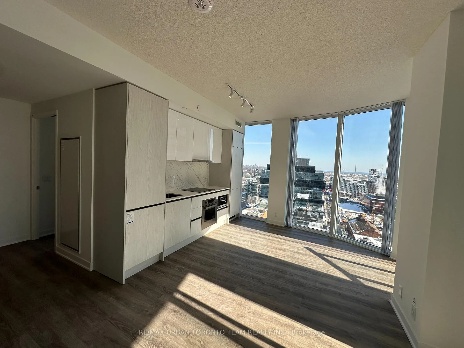 Photo 2 of Unit 2806, 180 Front Street E, Toronto, Moss Park — HOMEH