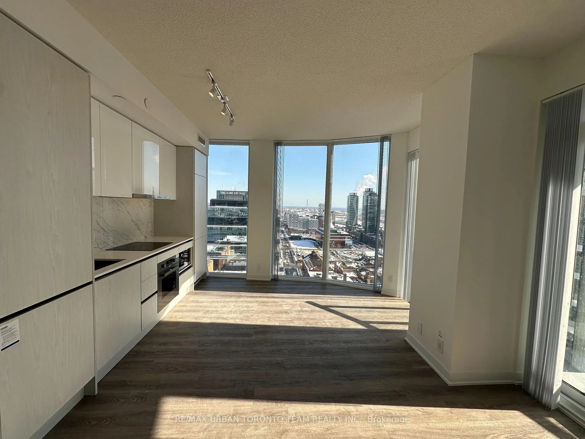 Photo 3 of Unit 2806, 180 Front Street E, Toronto, Moss Park — HOMEH
