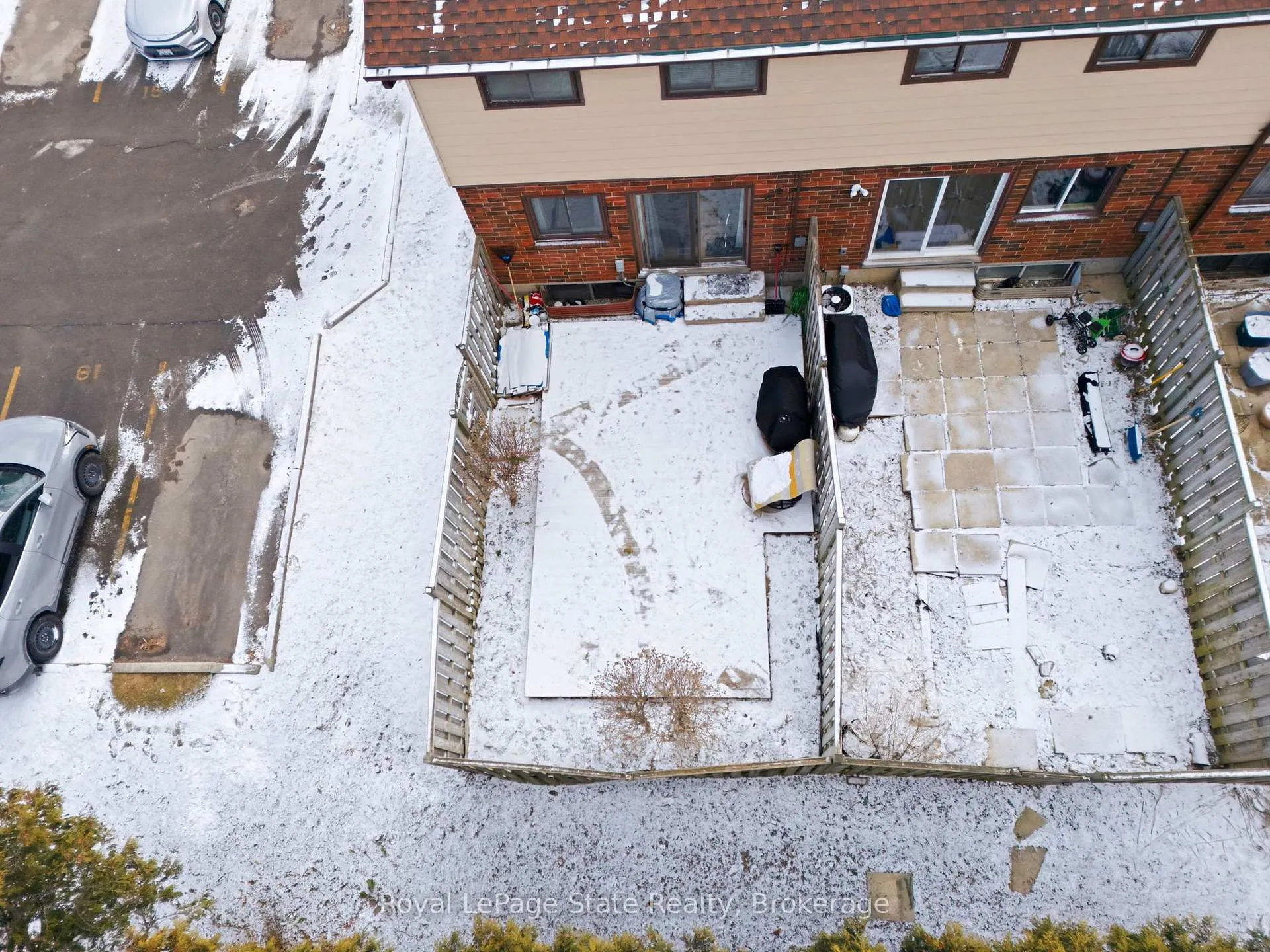 Photo 4 of Unit 41, 25 Garrow Drive, Hamilton, Gilkson — HOMEH