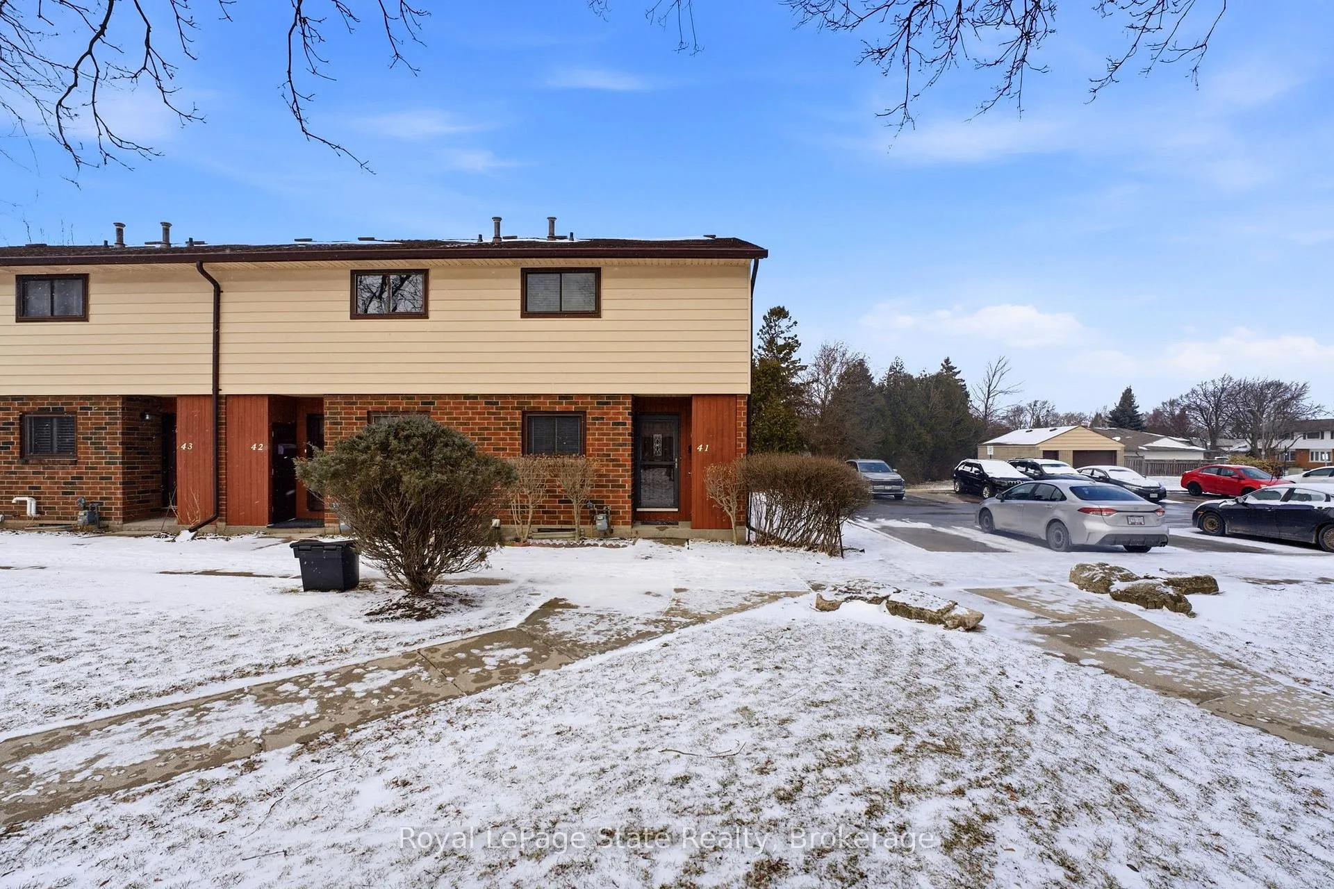 Photo 8 of Unit 41, 25 Garrow Drive, Hamilton, Gilkson — HOMEH