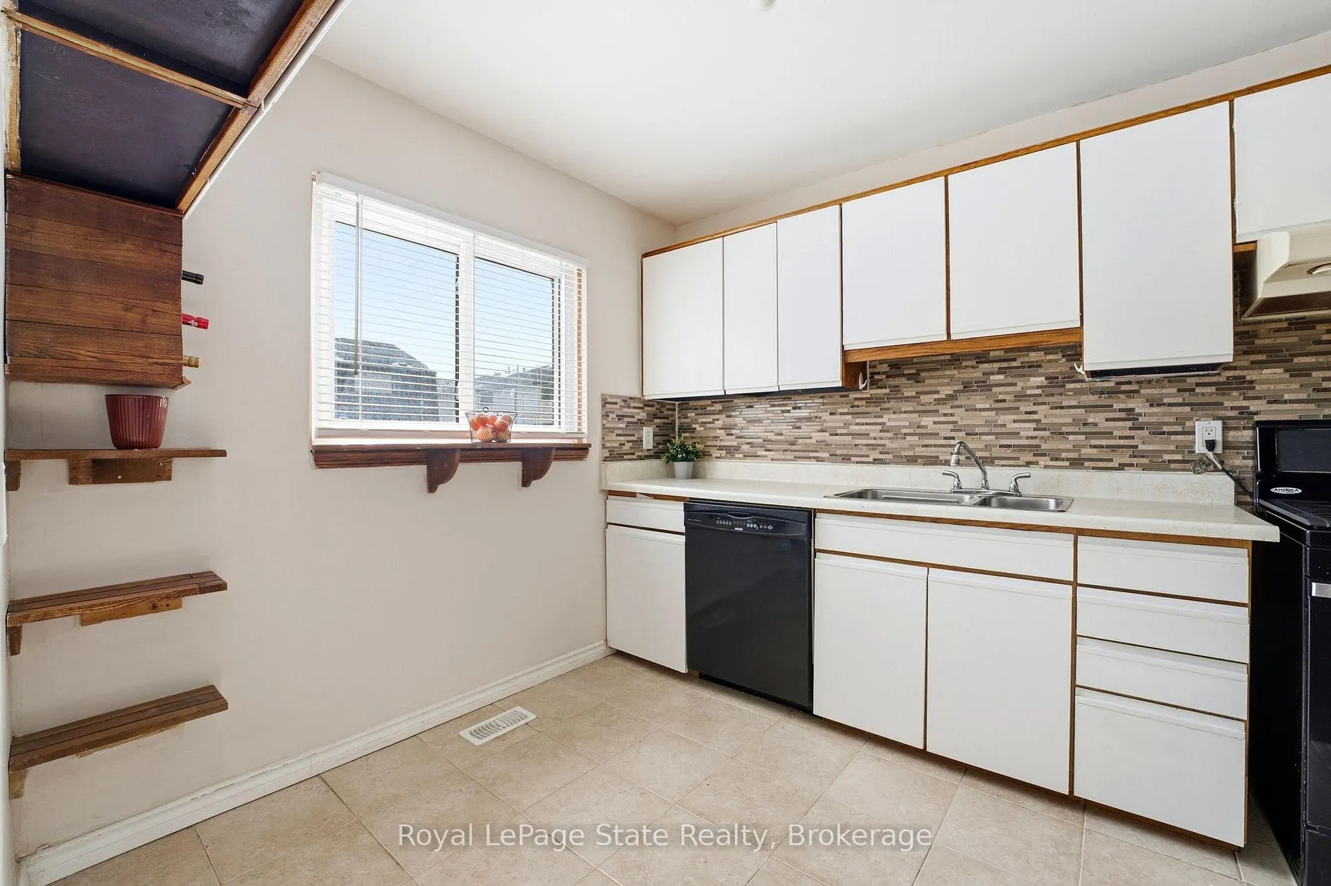 Photo 17 of Unit 41, 25 Garrow Drive, Hamilton, Gilkson — HOMEH