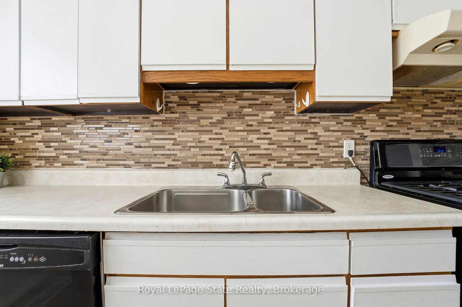 Photo 18 of Unit 41, 25 Garrow Drive, Hamilton, Gilkson — HOMEH
