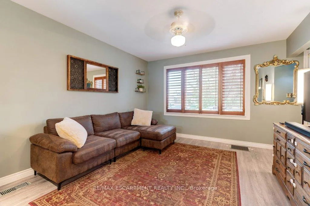 Photo 3 of 275 Montrose Avenue, Hamilton, Rosedale — HOMEH