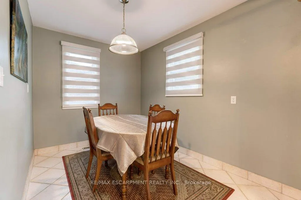 Photo 11 of 275 Montrose Avenue, Hamilton, Rosedale — HOMEH