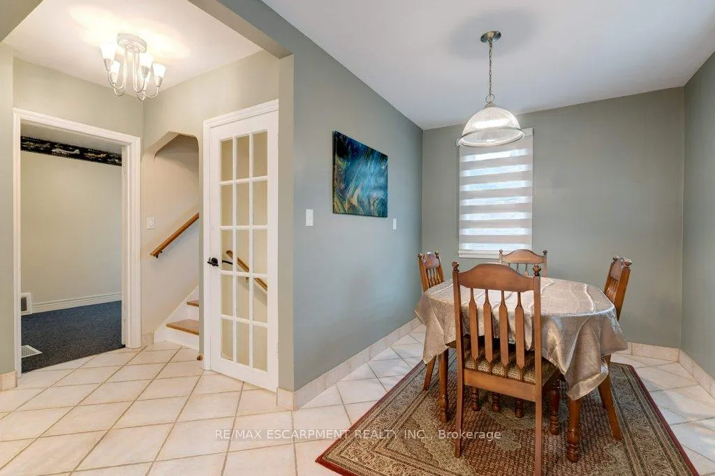 Photo 12 of 275 Montrose Avenue, Hamilton, Rosedale — HOMEH