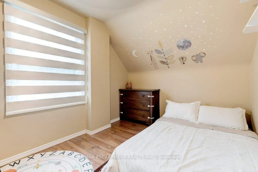 Photo 16 of 275 Montrose Avenue, Hamilton, Rosedale — HOMEH