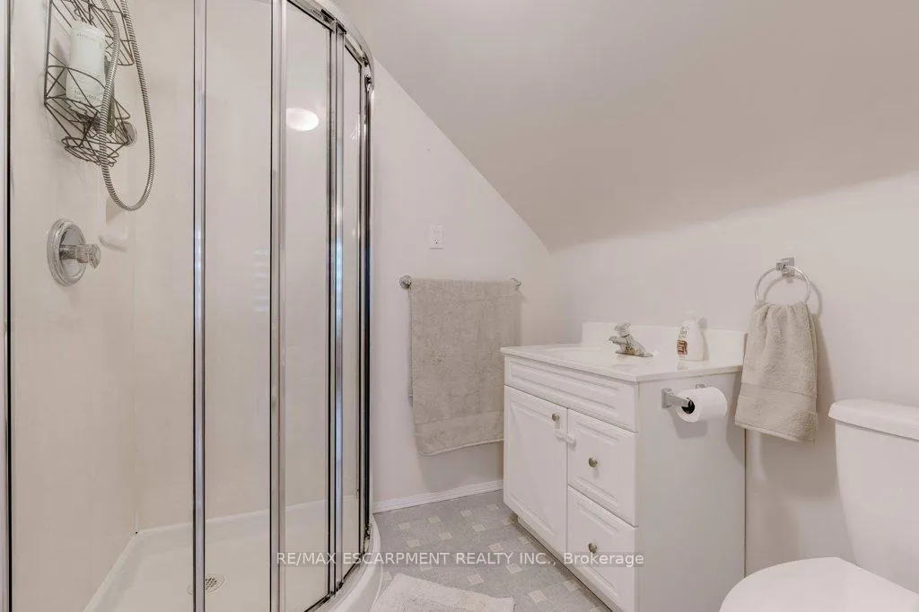 Photo 18 of 275 Montrose Avenue, Hamilton, Rosedale — HOMEH