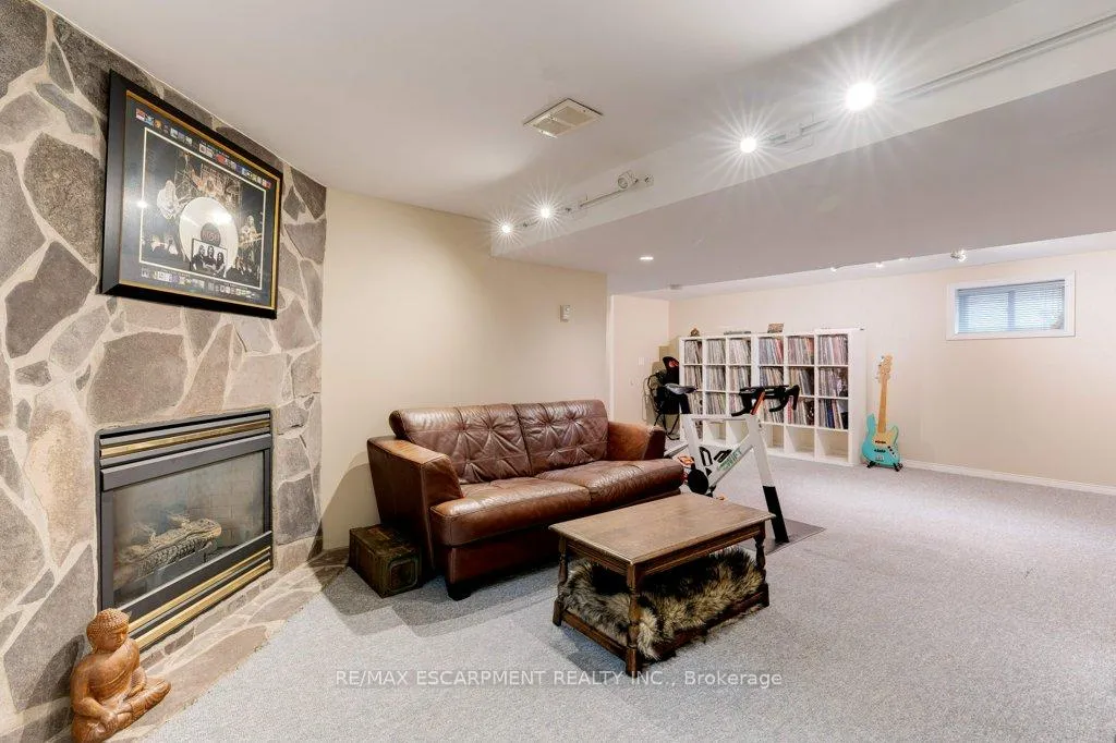 Photo 19 of 275 Montrose Avenue, Hamilton, Rosedale — HOMEH