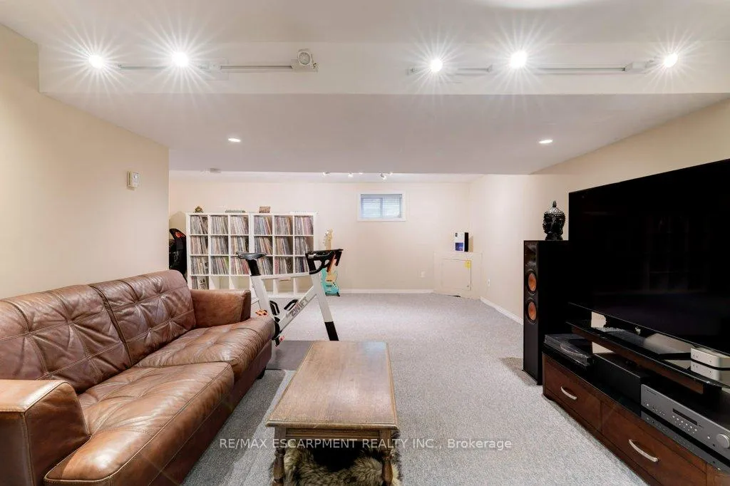 Photo 20 of 275 Montrose Avenue, Hamilton, Rosedale — HOMEH