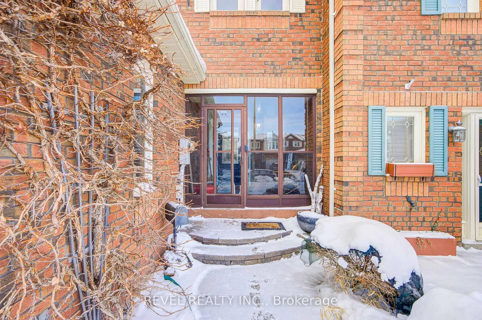 Photo 2 of 2253 Wildwood Crescent, Pickering, Brock Ridge — HOMEH