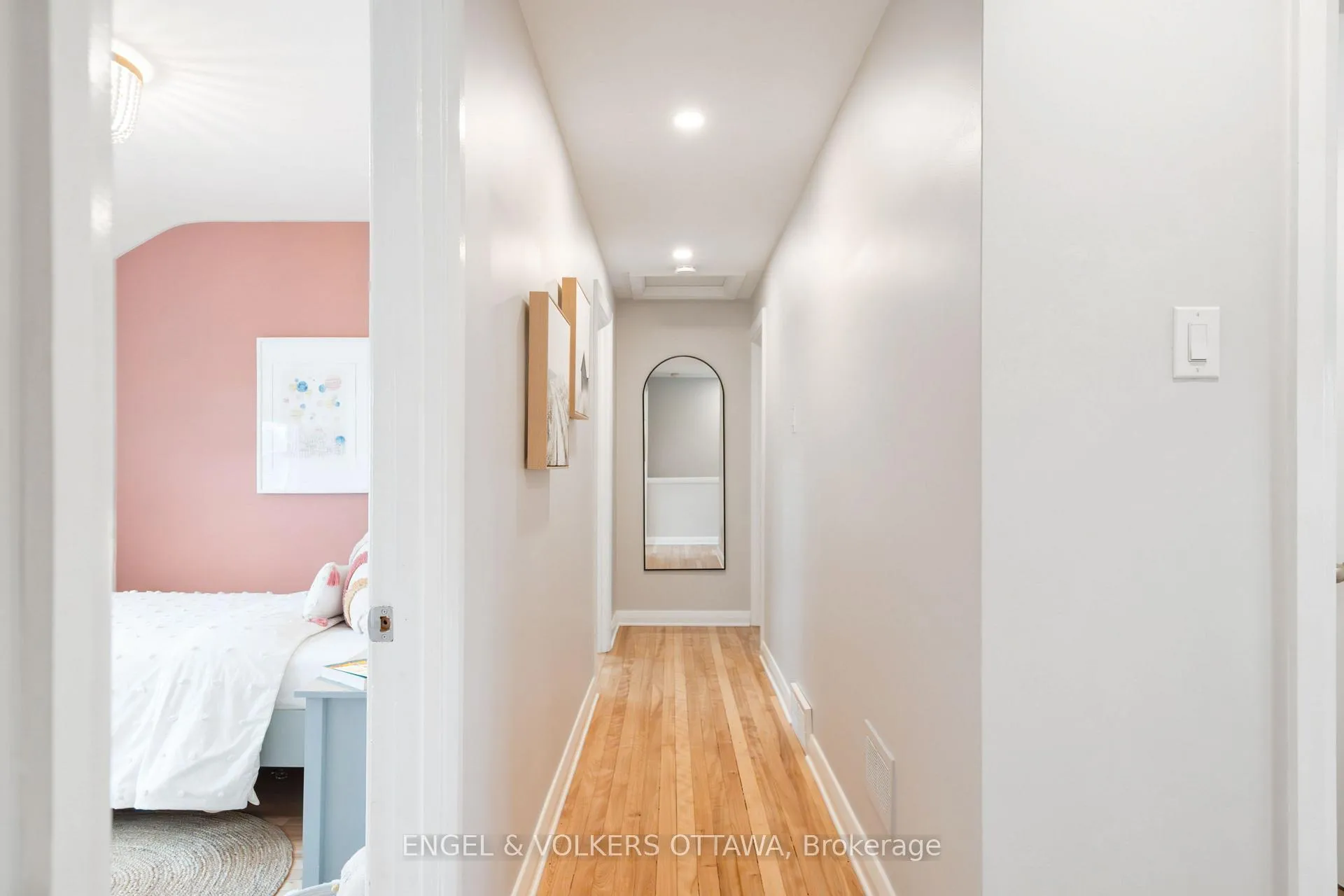 Photo 25 of 42 Anna Avenue, Ottawa, Carlington — HOMEH