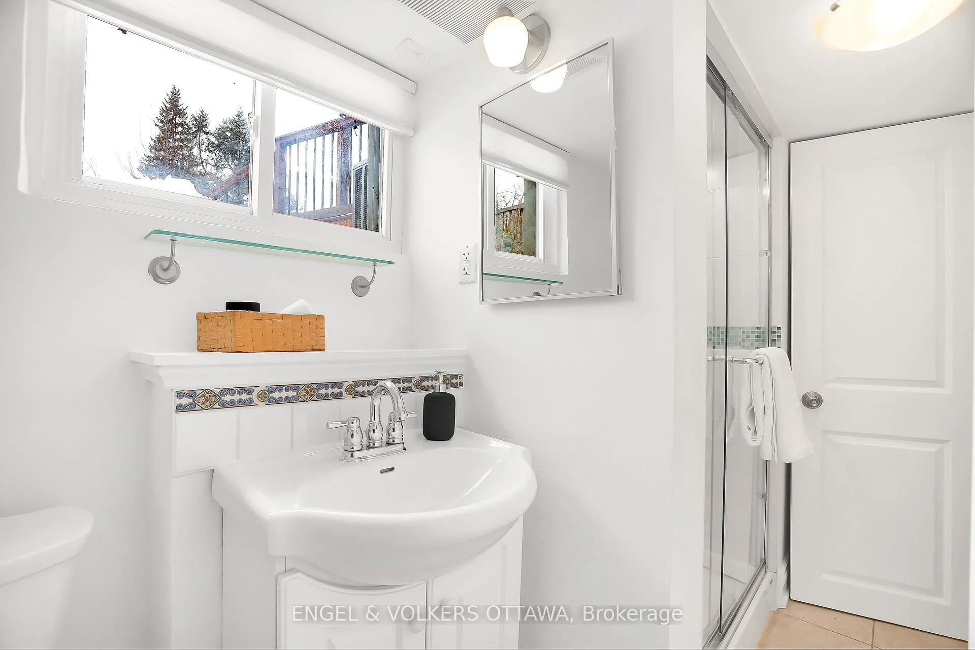Photo 41 of 42 Anna Avenue, Ottawa, Carlington — HOMEH