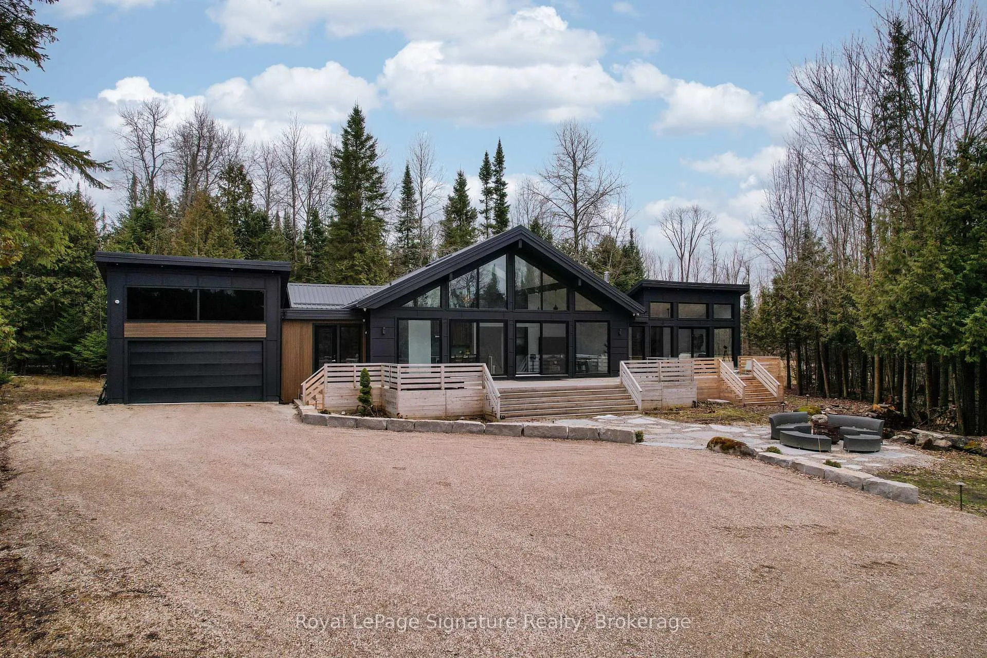 Photo 4 of 415040 10TH Line, Blue Mountains — HOMEH