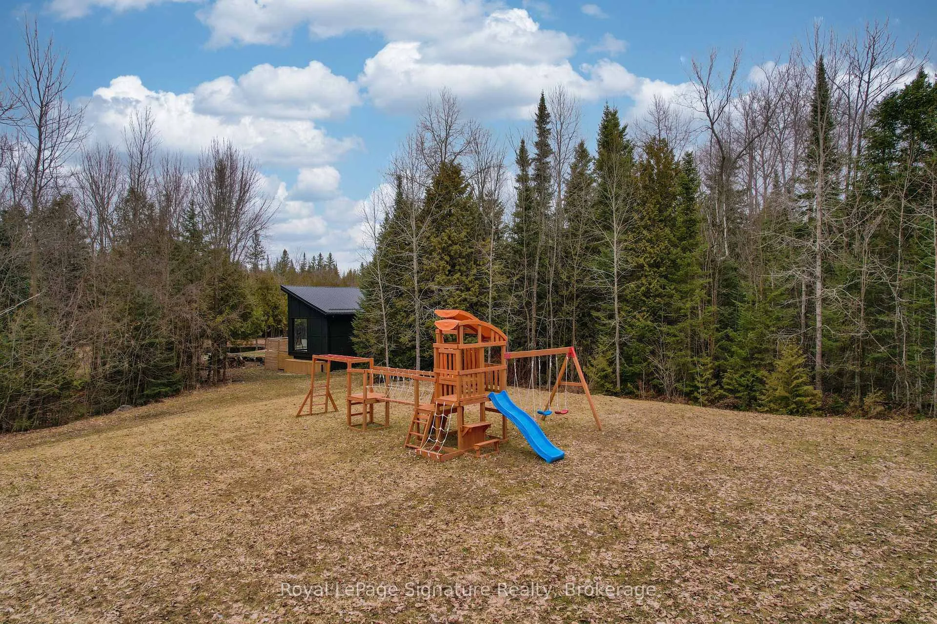 Photo 31 of 415040 10TH Line, Blue Mountains — HOMEH