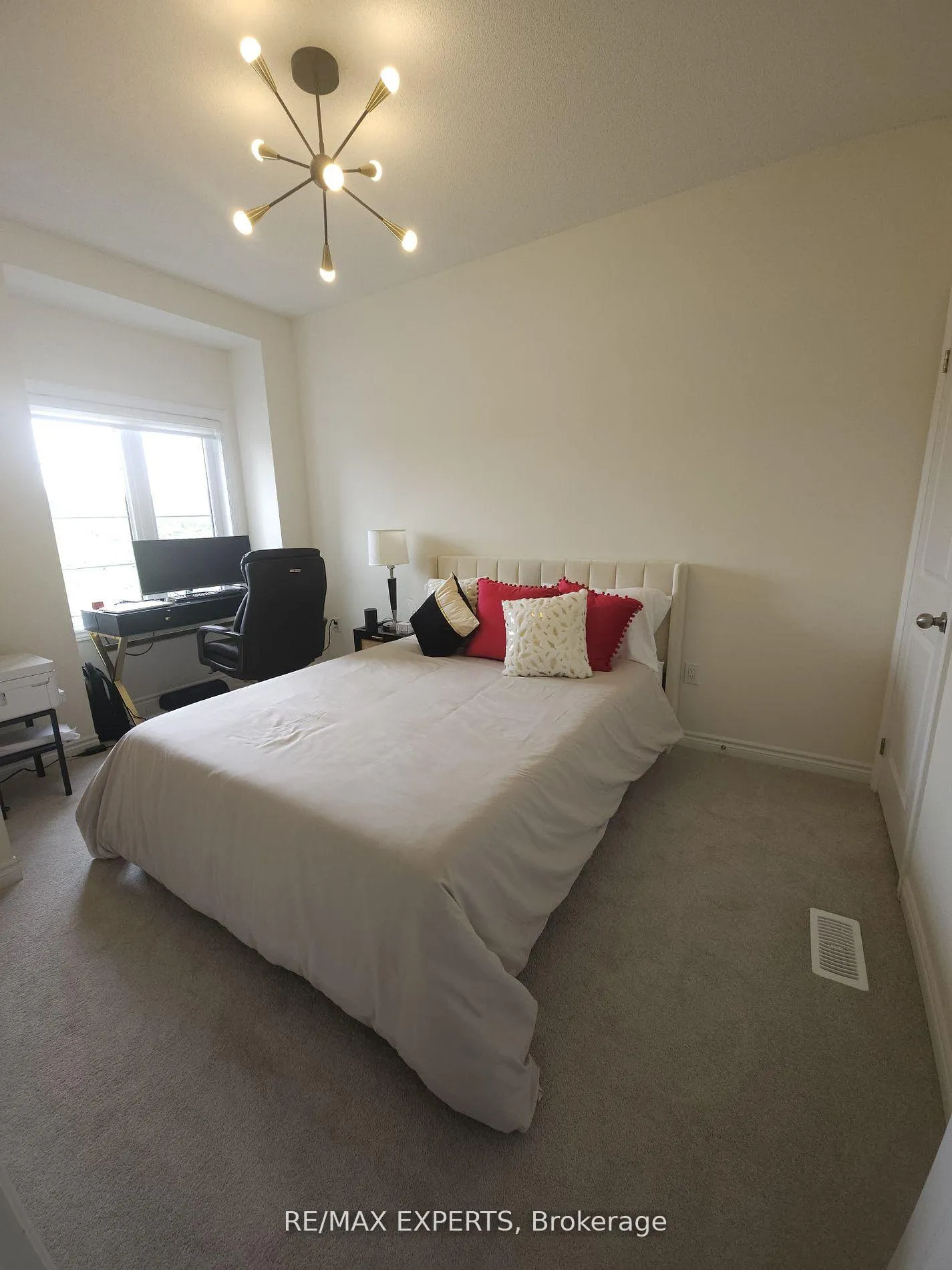 Photo 18 of 88 Ogston Crescent, Whitby, Rural Whitby — HOMEH
