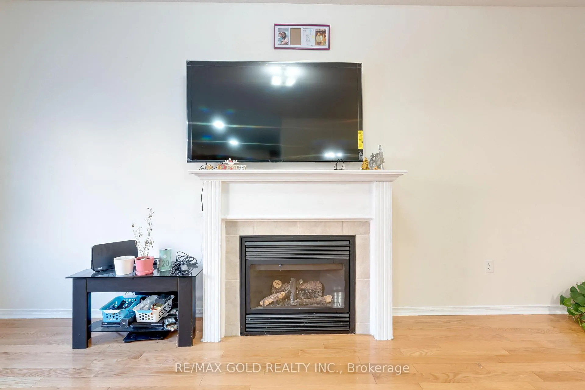 Photo 10 of 17 Maddybeth Crescent, Brampton, Bram West — HOMEH