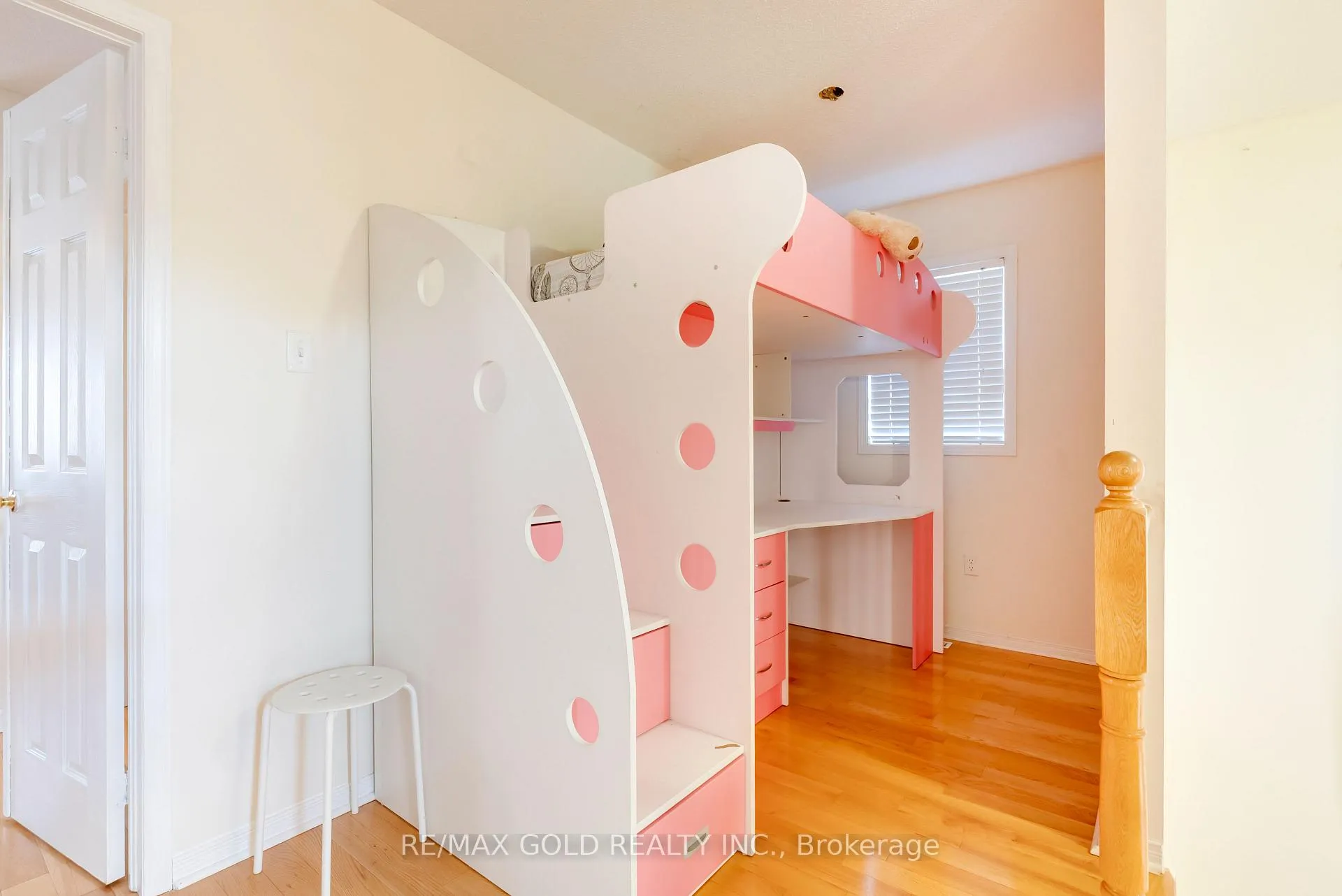Photo 19 of 17 Maddybeth Crescent, Brampton, Bram West — HOMEH