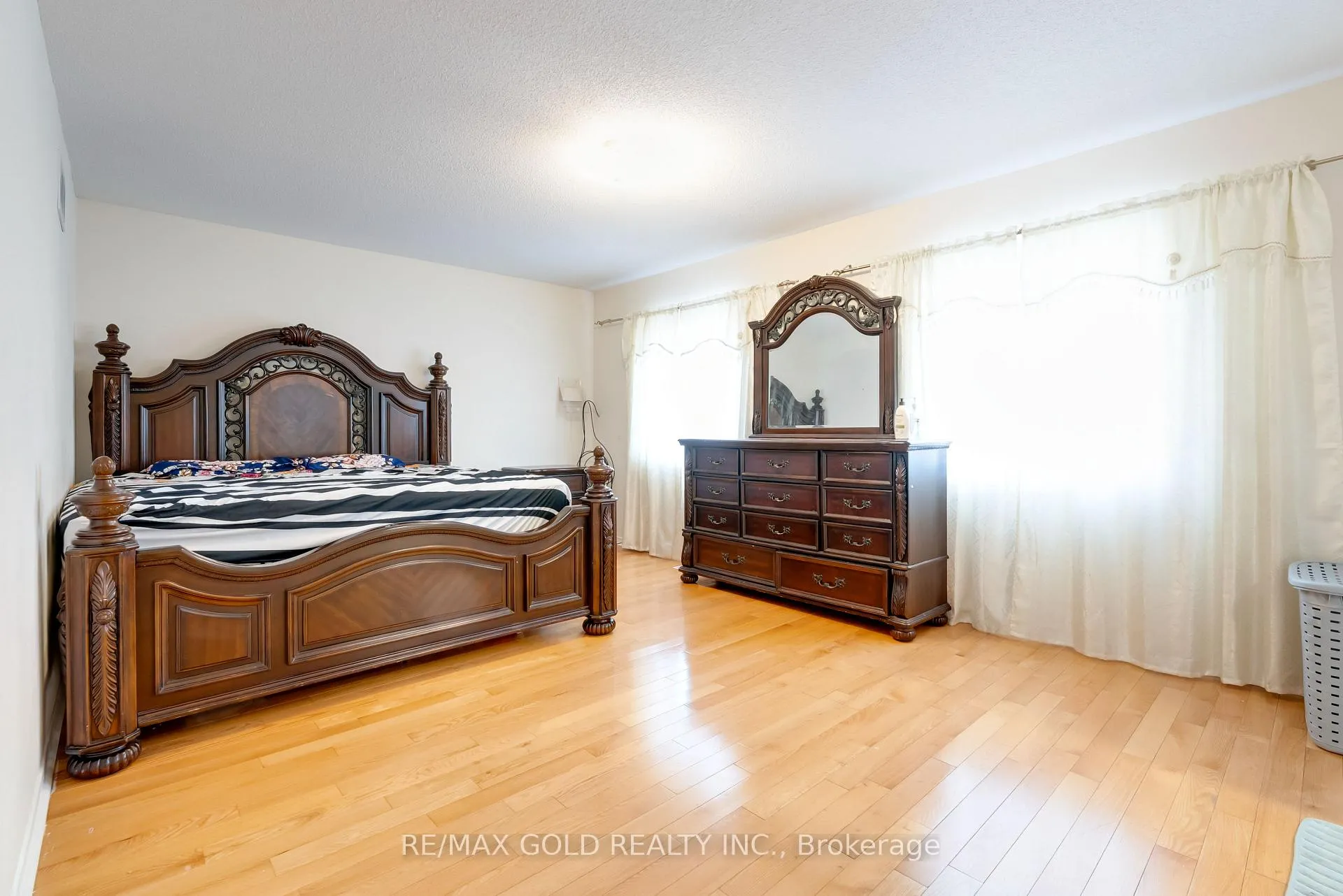Photo 20 of 17 Maddybeth Crescent, Brampton, Bram West — HOMEH
