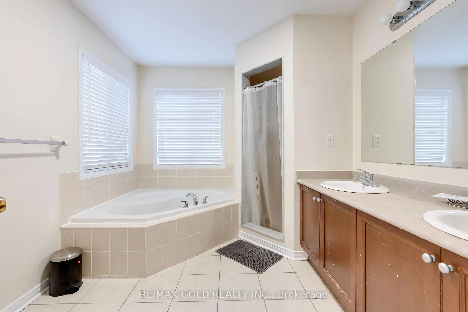 Photo 22 of 17 Maddybeth Crescent, Brampton, Bram West — HOMEH