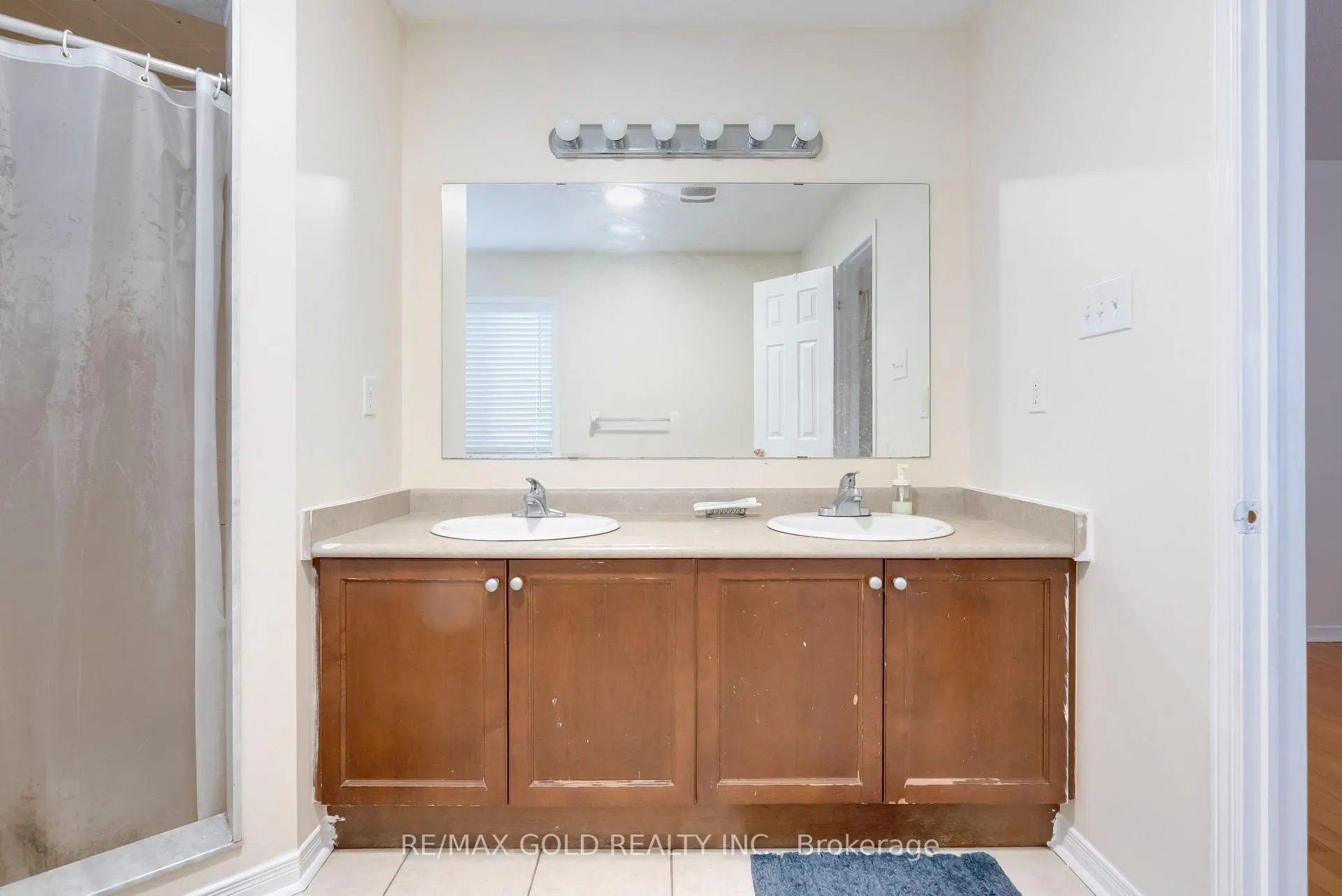 Photo 23 of 17 Maddybeth Crescent, Brampton, Bram West — HOMEH