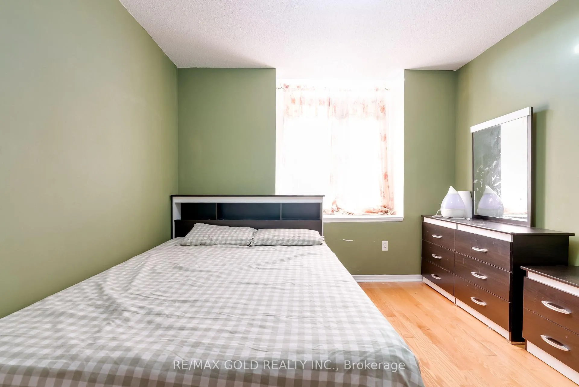 Photo 25 of 17 Maddybeth Crescent, Brampton, Bram West — HOMEH