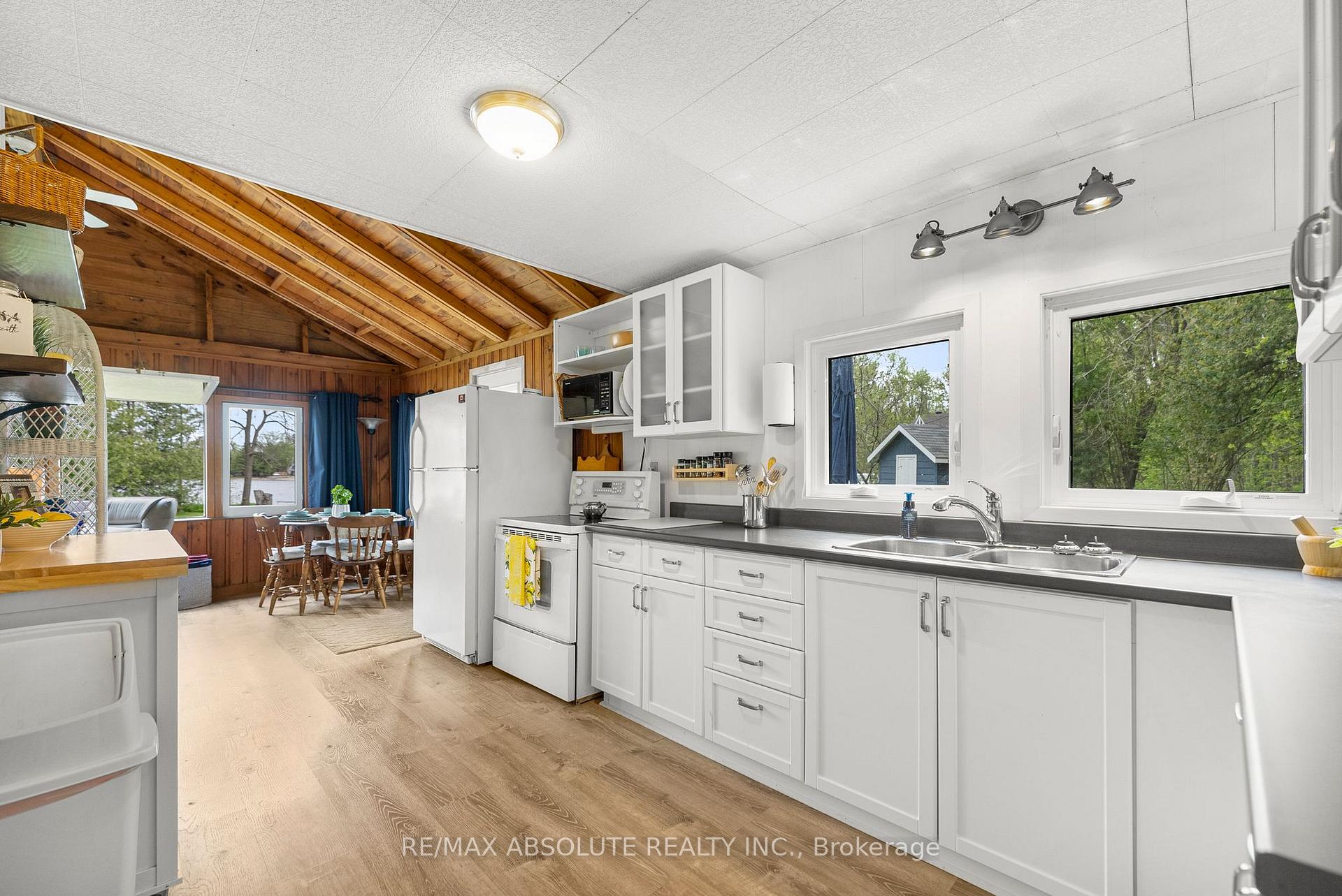 Photo 8 of 863 Archibald Street, McNab/Braeside, Mcnab/Braeside Twps — HOMEH