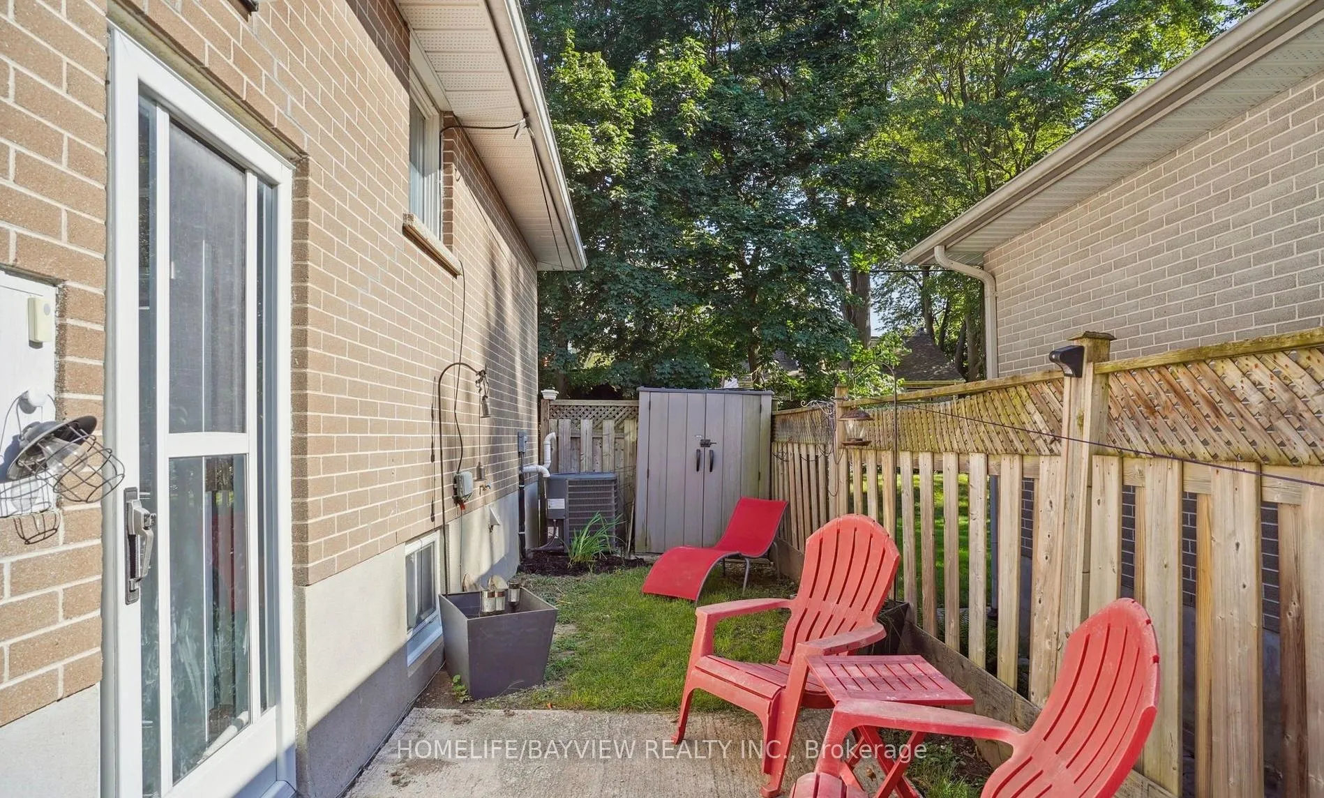 Photo 3 of 43 Queen Street, Barrie, City Centre — HOMEH
