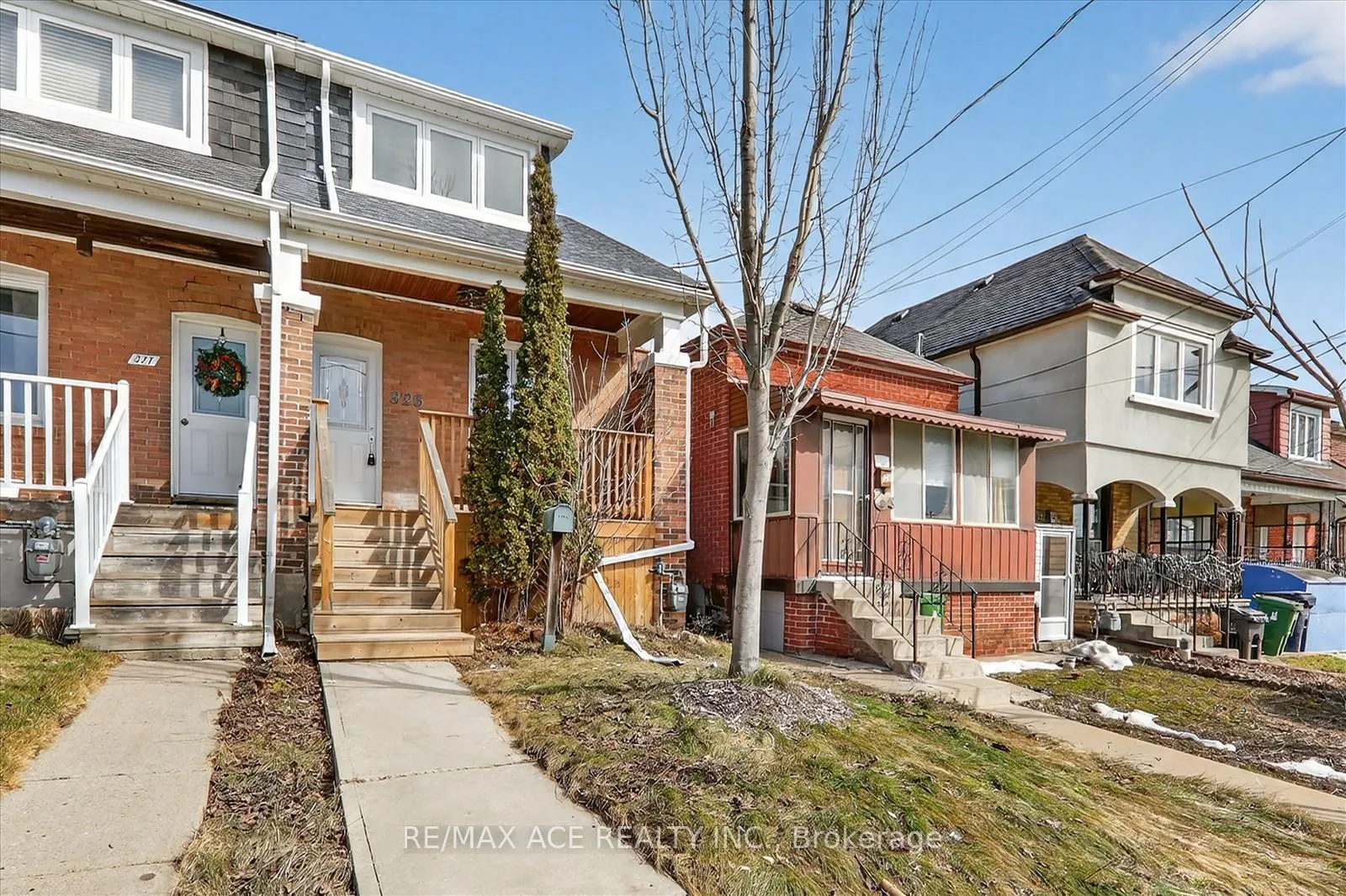 Photo 2 of 325 Boon Avenue, Toronto, Caledonia-Fairbank — HOMEH