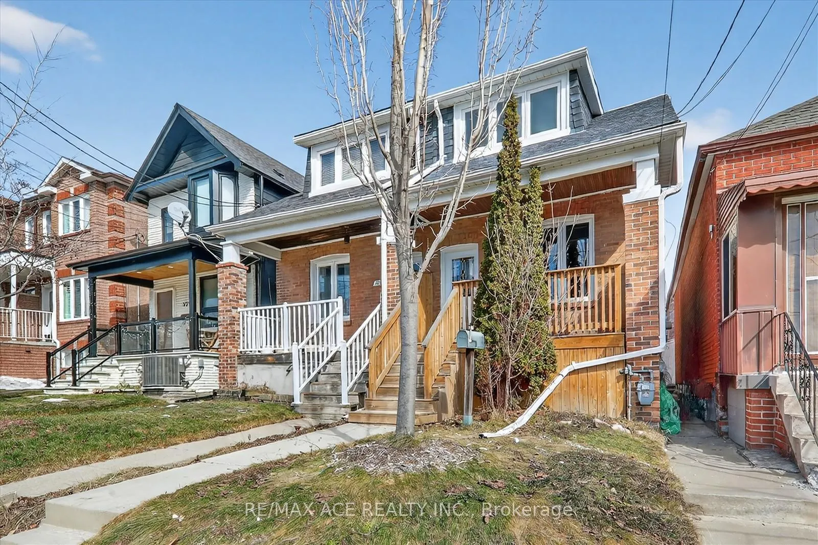 Photo 3 of 325 Boon Avenue, Toronto, Caledonia-Fairbank — HOMEH