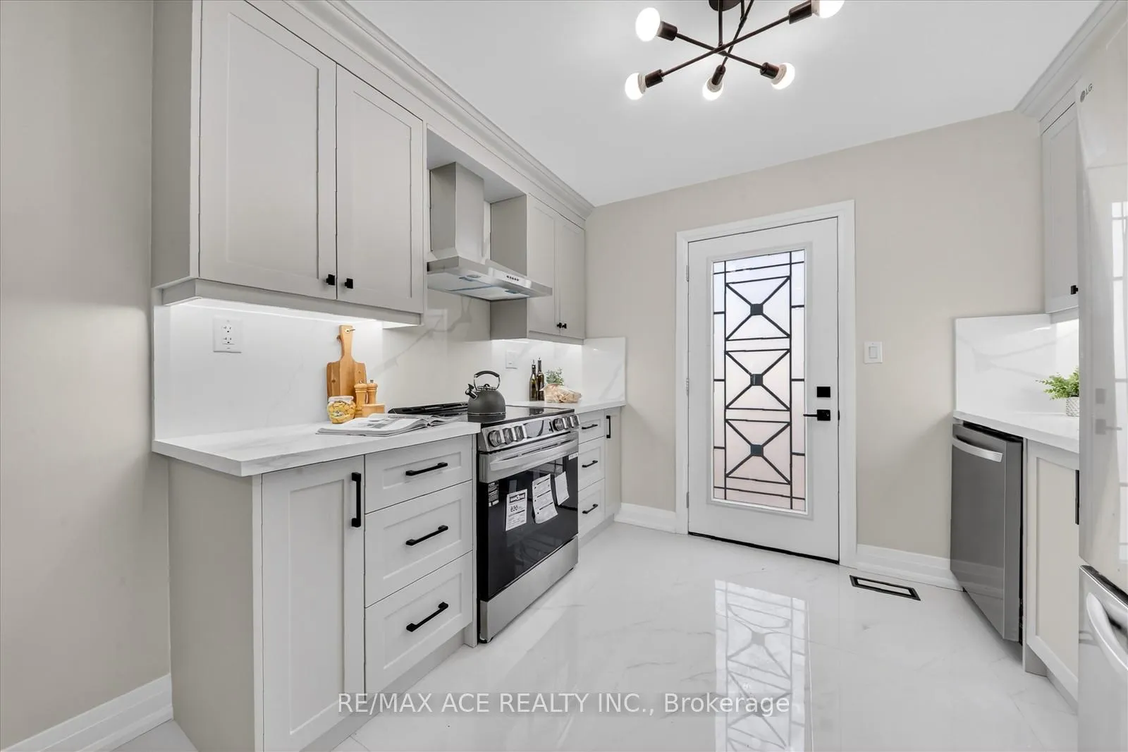 Photo 12 of 325 Boon Avenue, Toronto, Caledonia-Fairbank — HOMEH