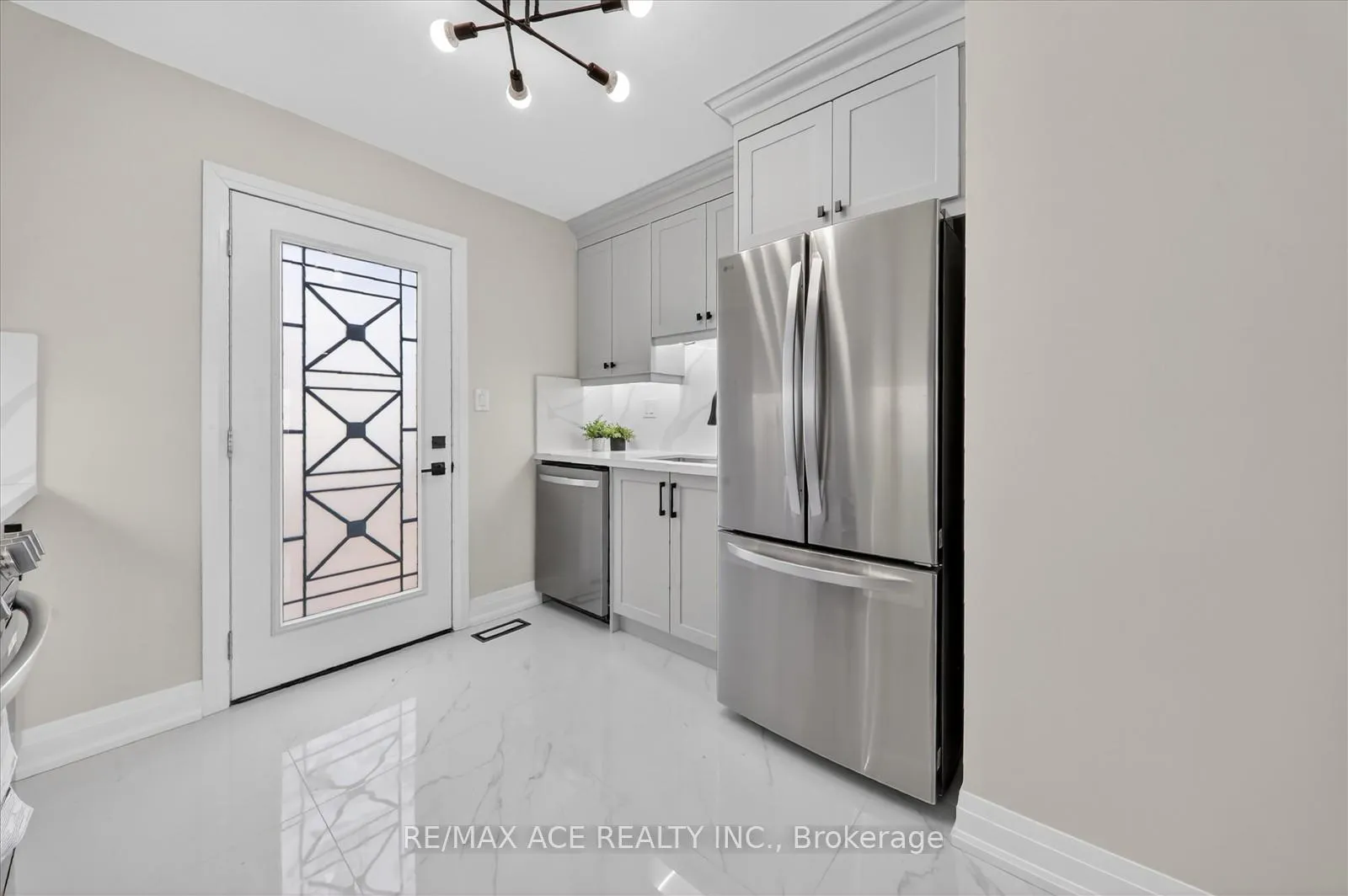 Photo 13 of 325 Boon Avenue, Toronto, Caledonia-Fairbank — HOMEH