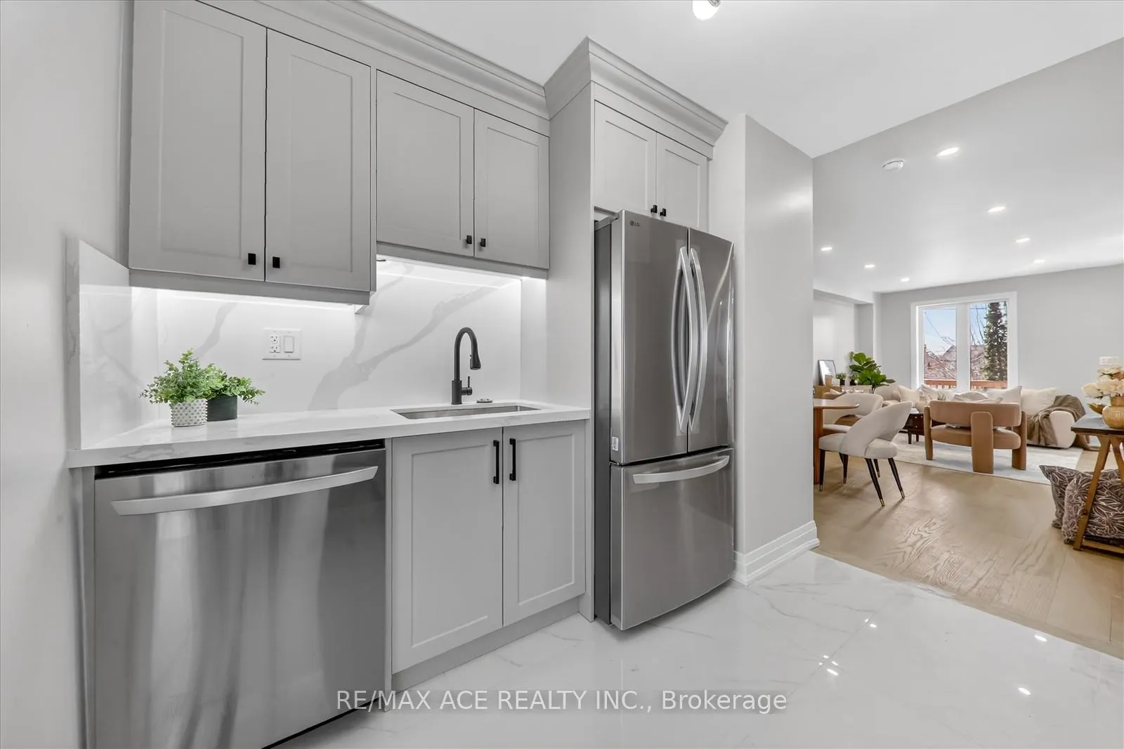 Photo 14 of 325 Boon Avenue, Toronto, Caledonia-Fairbank — HOMEH