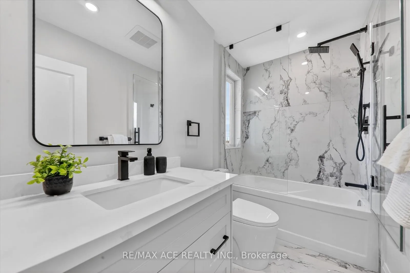 Photo 20 of 325 Boon Avenue, Toronto, Caledonia-Fairbank — HOMEH