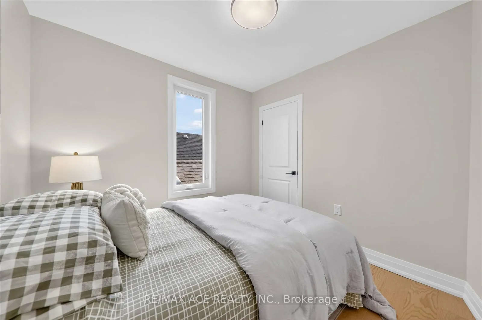 Photo 21 of 325 Boon Avenue, Toronto, Caledonia-Fairbank — HOMEH